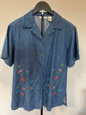 Allyson Whitmore Embroidered Floral Button Up Shirt Small Vintage Grandma Chic